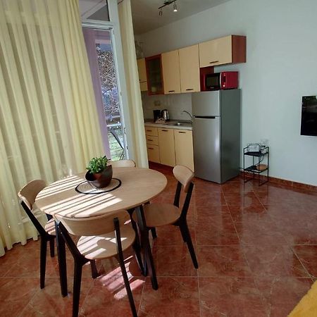 Apartments Lola Ровинь Экстерьер фото