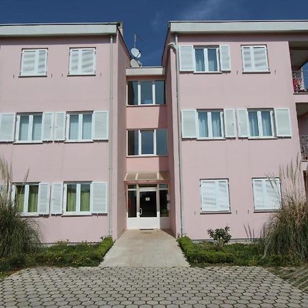 Apartments Lola Ровинь Экстерьер фото