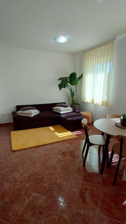 Apartments Lola Ровинь Экстерьер фото