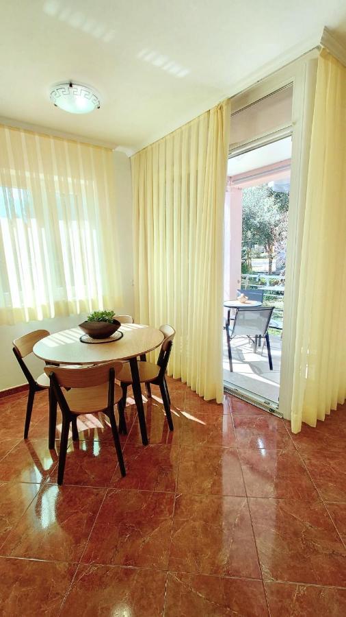 Apartments Lola Ровинь Экстерьер фото