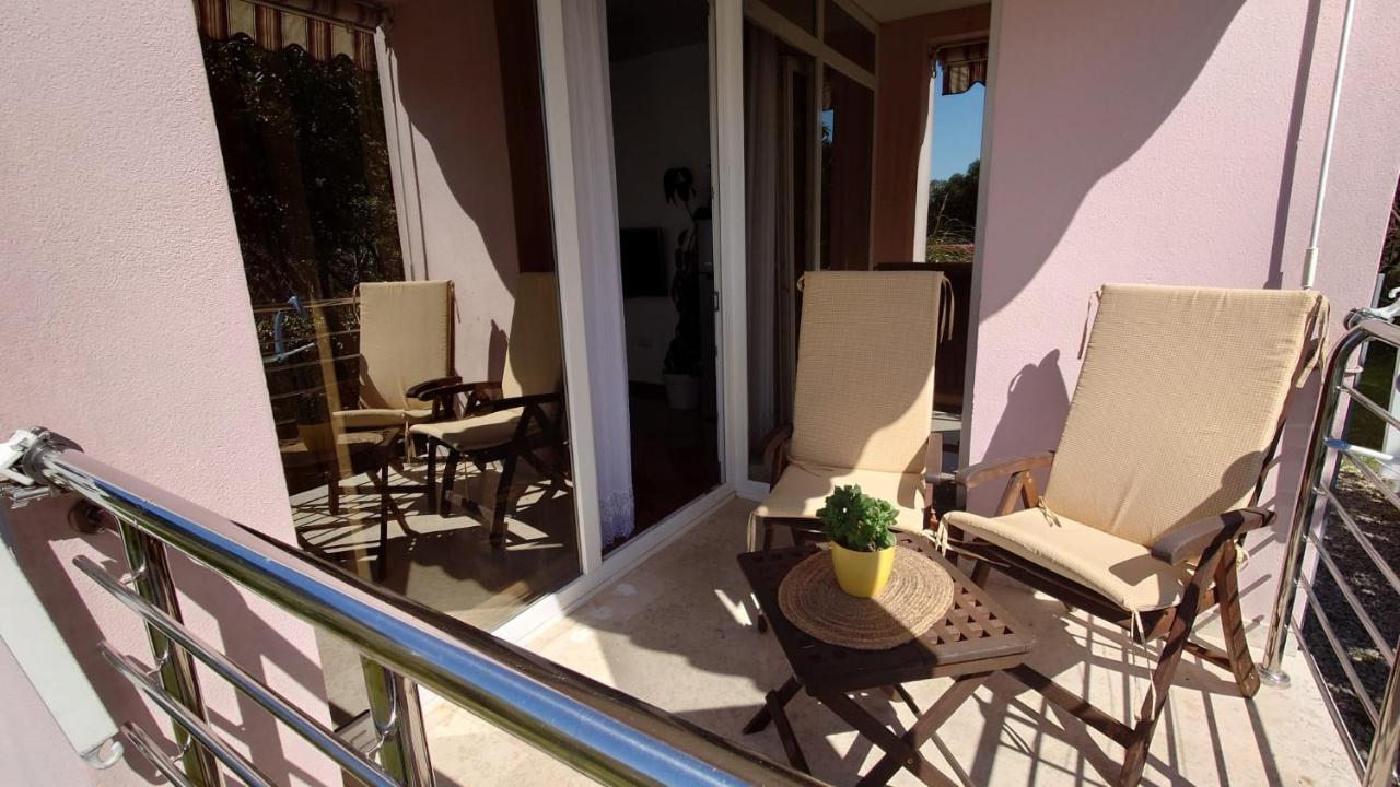 Apartments Lola Ровинь Экстерьер фото