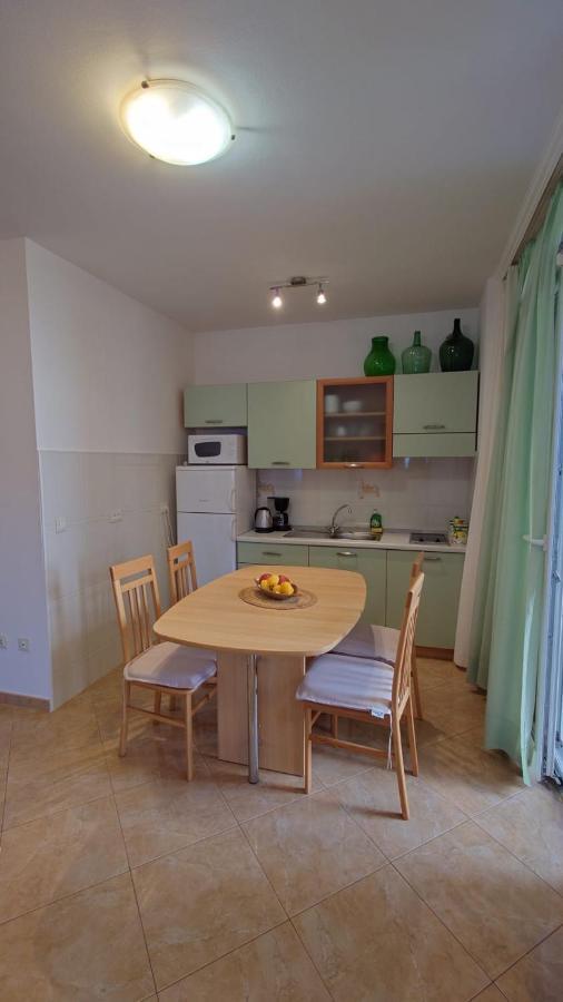 Apartments Lola Ровинь Экстерьер фото