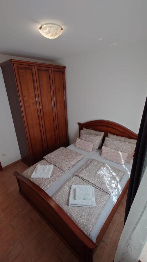 Apartments Lola Ровинь Экстерьер фото