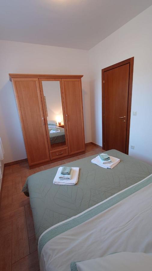 Apartments Lola Ровинь Экстерьер фото