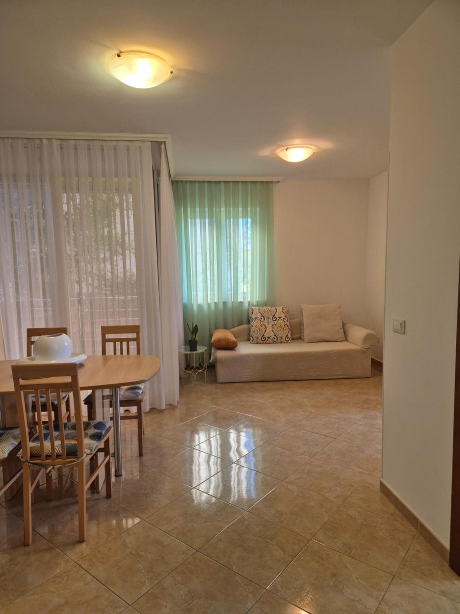 Apartments Lola Ровинь Экстерьер фото